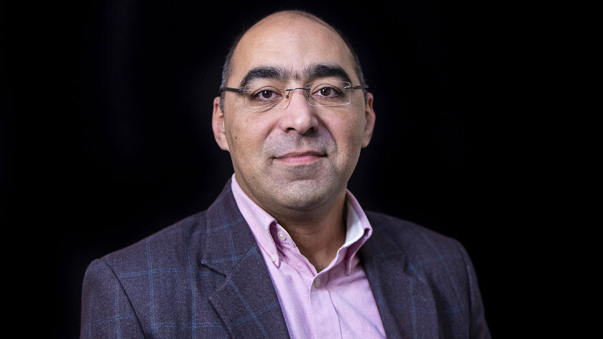 Portrait of Dr Medhi Shahrestani, Lecturer in the School of Construction Management and Engineering