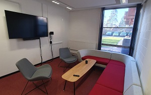 Photo of an informal meeting room