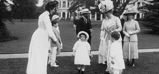 King George V and Queen Mary and children visiting the Smith family at Greenlands in 1912. 