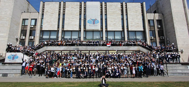 Staff and students in front of the MGIMO building