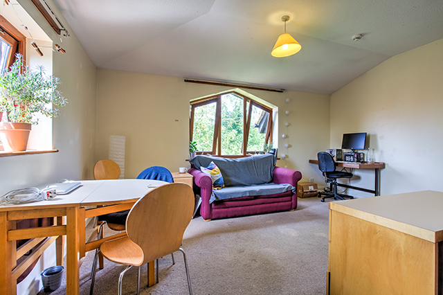 One bedroom flat at Creighton Court