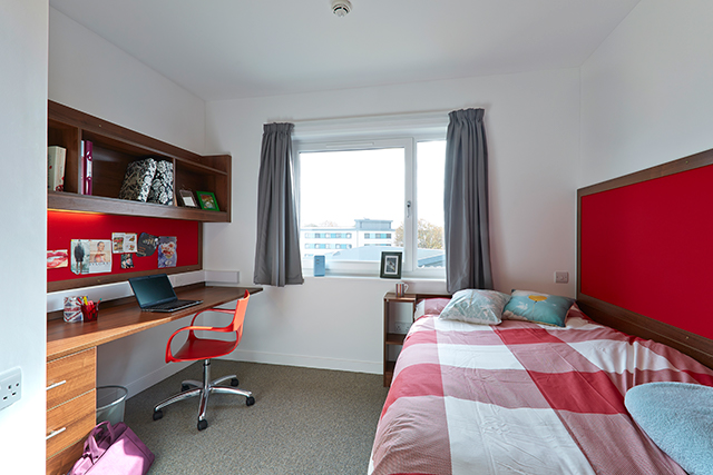 Premium en-suite student room