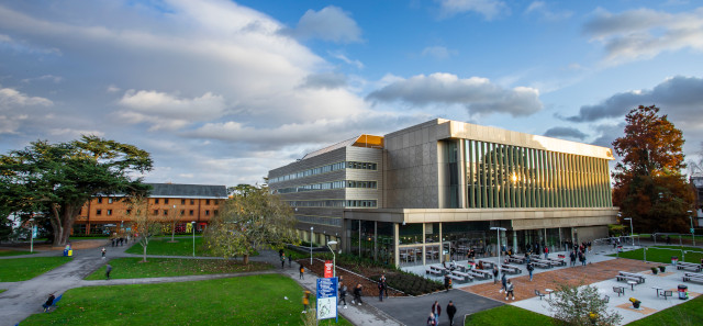 The Whiteknights campus library and Palmer quad
