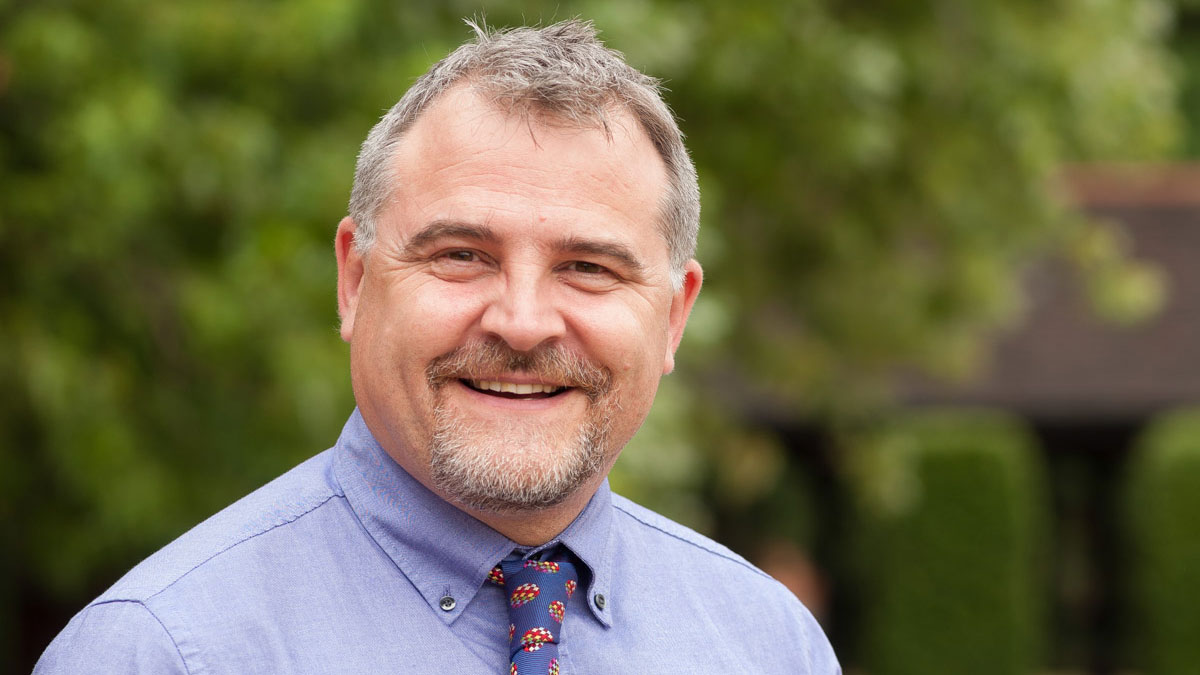 Dr Geoff Taggart
