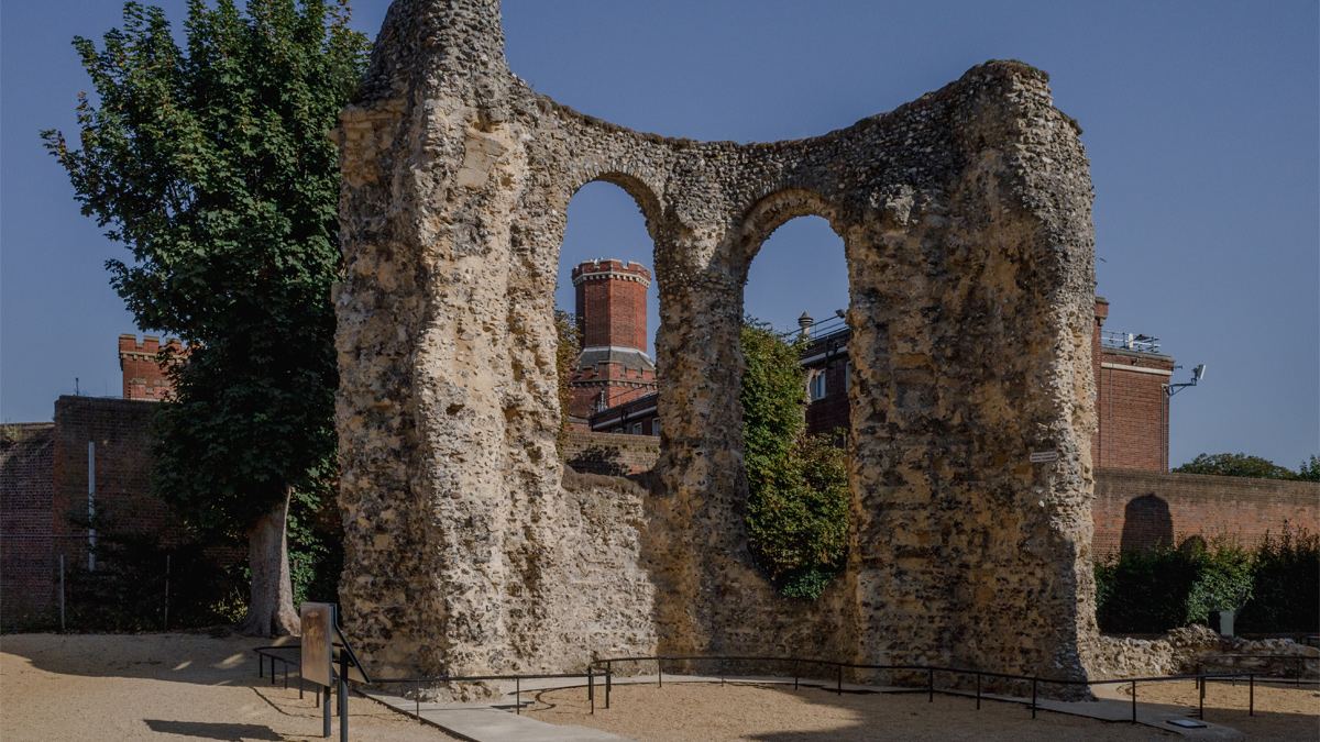 photograph of derelict reading abbey ruins